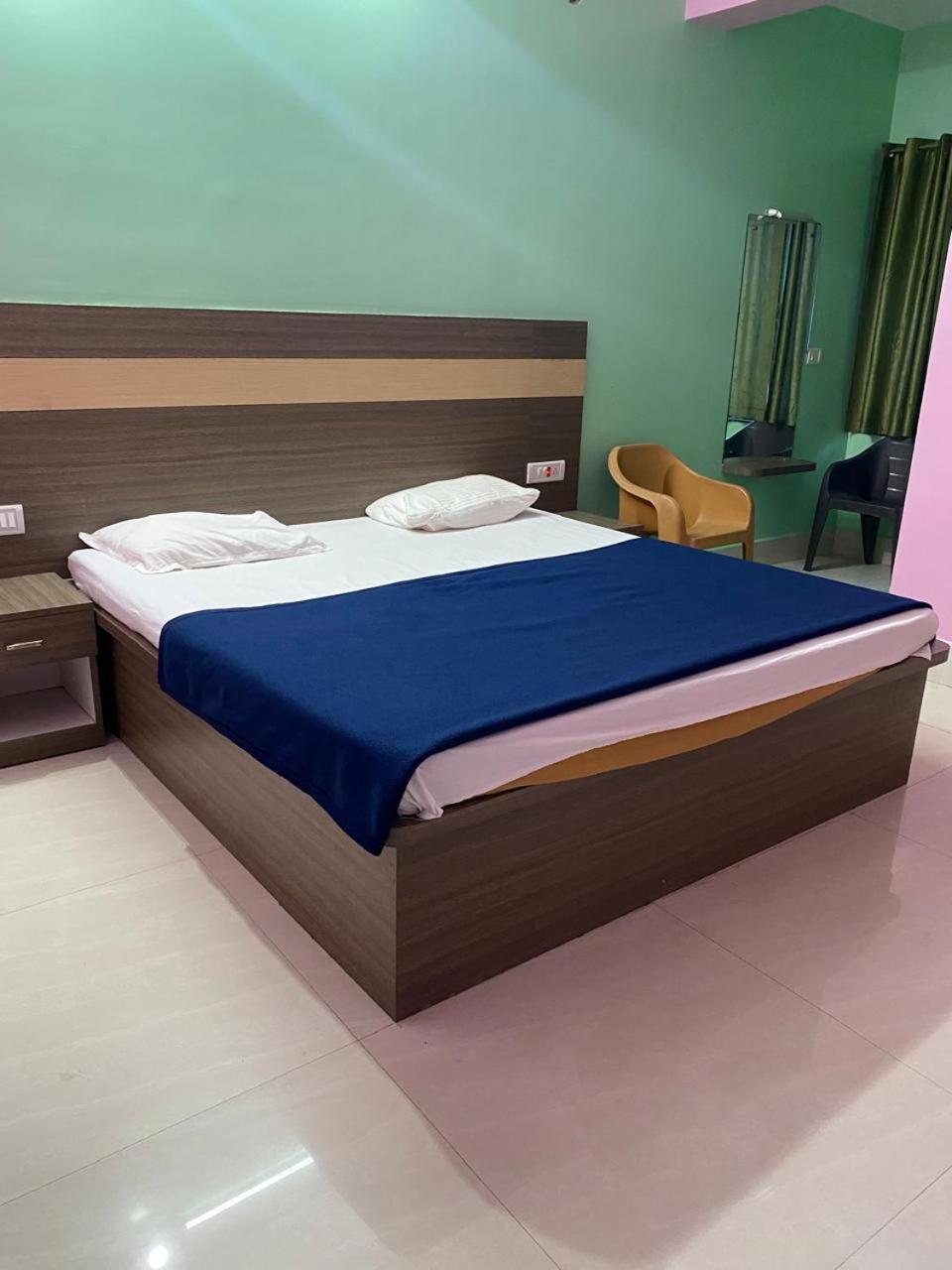 Nityananda Inn Puri Kültér fotó